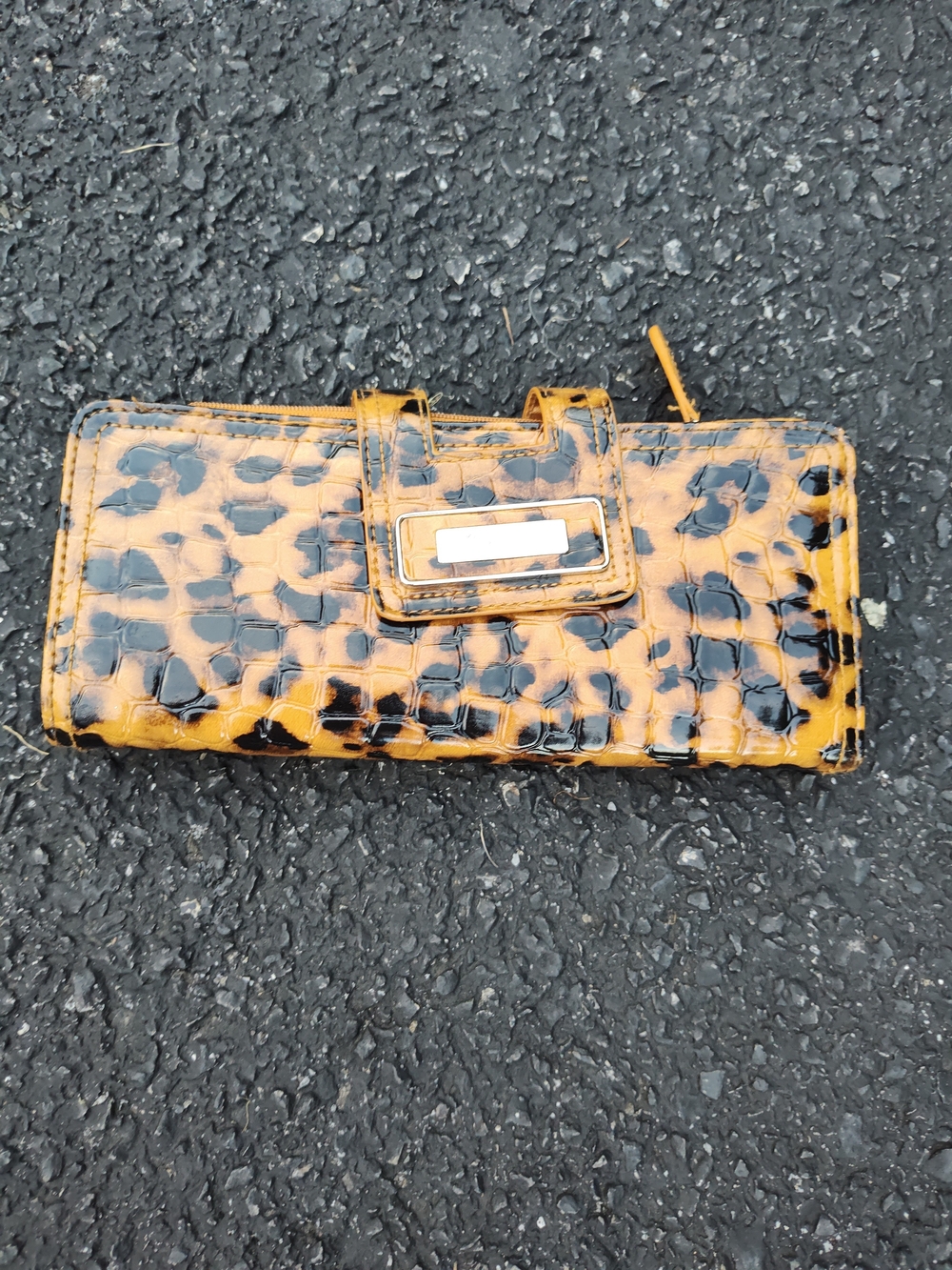 Leopard/Cheetah Print Kenneth Cole Reaction Clutch Wallet -Crocodile Skin Design